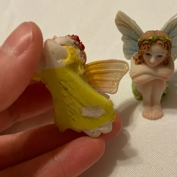 Whimsical Set of Three Miniature Fairy Figurines Whimsy Decor Fairy Garden Vtg - Picture 3 of 7